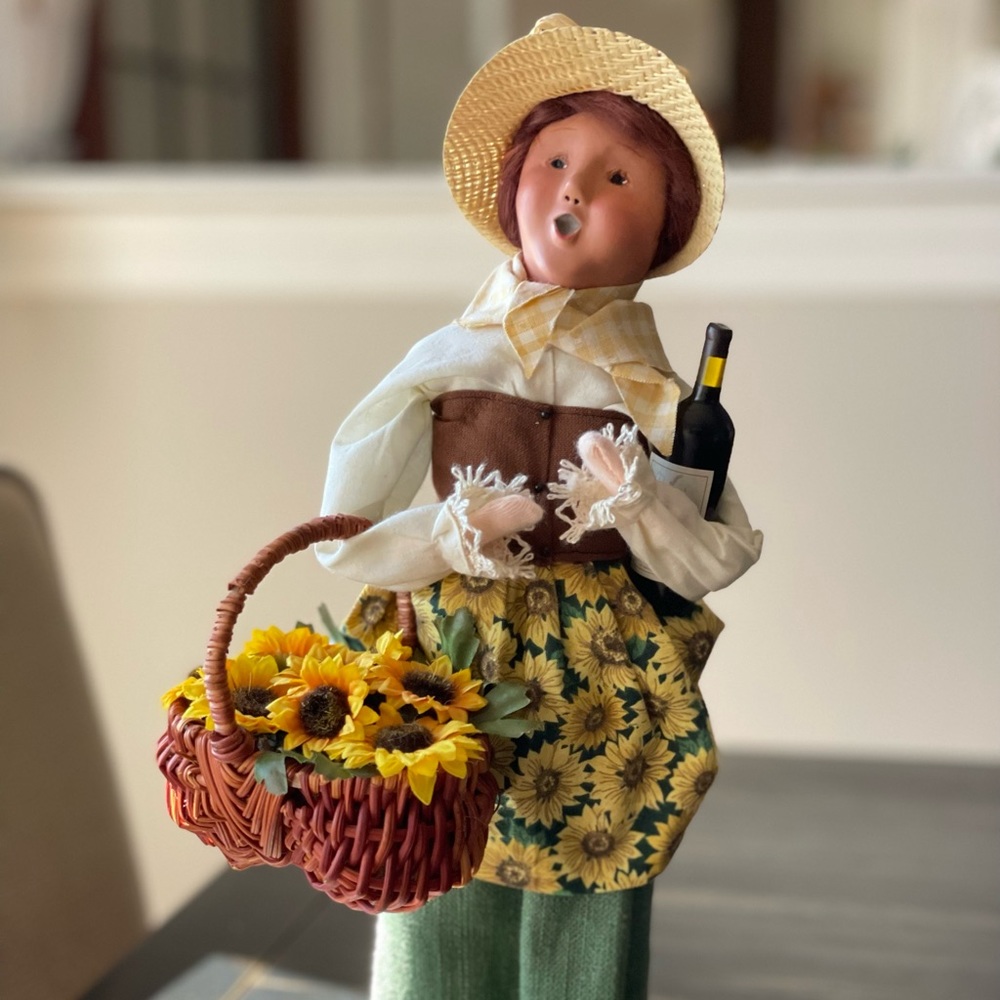 Byer’s Choice 2011 Signed Joyce Byers Sunflower Woman